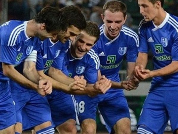 Με 4-3-3 η Ντιναμό