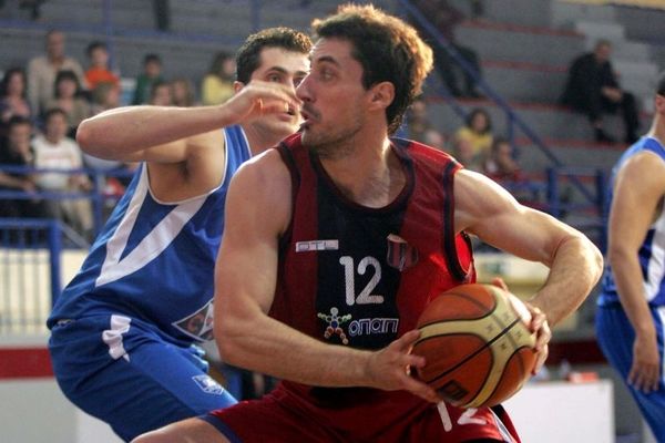 Χρήστου και επίσημα στον Έσπερο