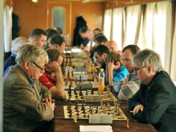 Τουρνουά σκάκι σε τρένο!