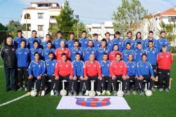 Συγκατοίκηση στην κορυφή για Ελπιδοφόρο, Φωστήρα