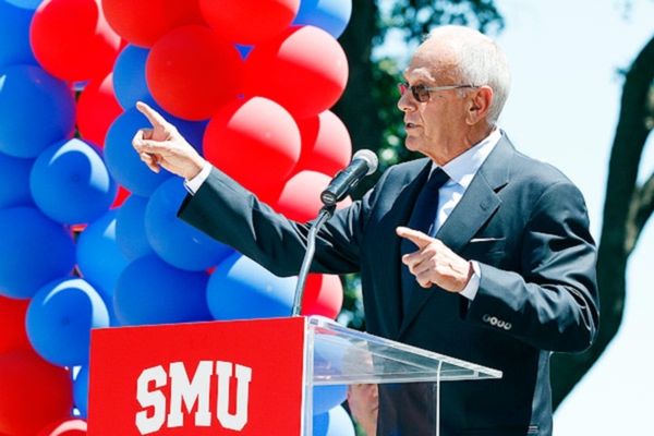 Μπράουν: «Θα πάρω τους παίκτες που χρειάζεται το SMU»