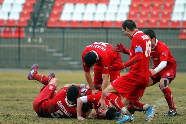 Νίκησε με καθυστέρηση ο Πανσερραϊκός, έχασε το στέμμα η Βέροια