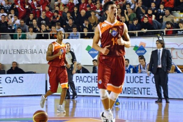 Αφήνει την Μπαρτσελόνα για το ΝΒΑ ο Ντέντοβις