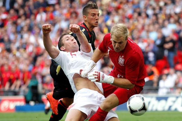 Euro 2012: Η συγγνώμη του Μέρτενς στον Κέιχιλ