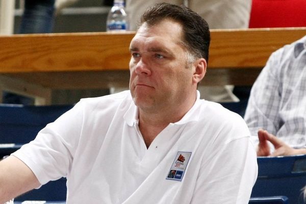 Με Ισπανία και Αγγλία στο Euro ο Σαμπόνις!