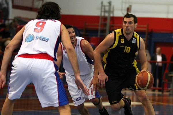 Κατασχετήριο σε Δαμιανίδη από Χατζηβρέττα