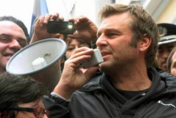 Απόστολος Γκλέτσος: Δεν θα καταντήσουμε ψυχοπαθείς μέσα στο σπίτι μας!