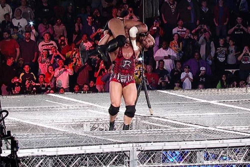 Hell in a Cell: Συνομωσία εναντίον Ryback (videos+photos)