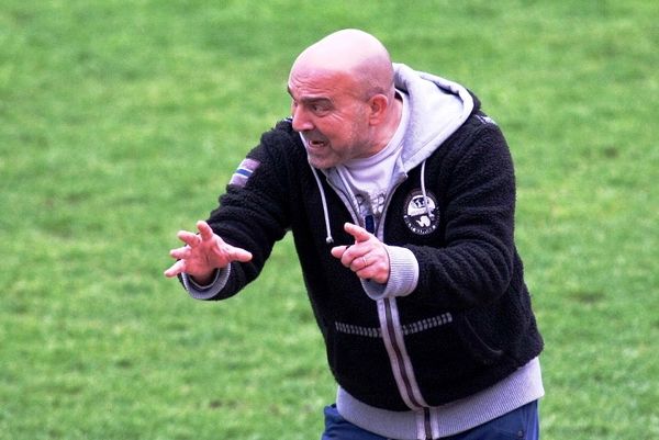 Νίκη Βόλου: Παρουσιάζει Χατζάρα