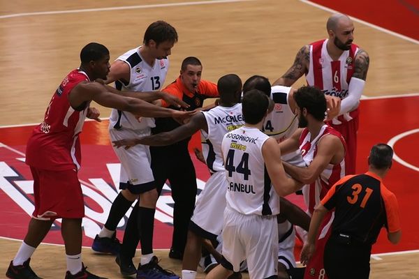Ολυμπιακός: Οι διαιτητές με «Φενέρ»