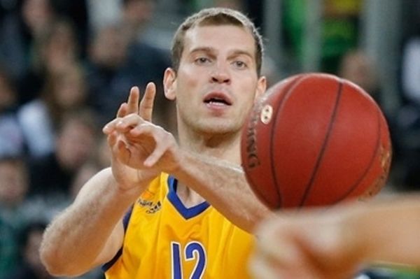 Μόνια: «Έχουμε μια ευκαιρία με Ολυμπιακό»