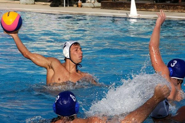 Βουλιαγμένη: Πέρασε άνετα από τα Χανιά