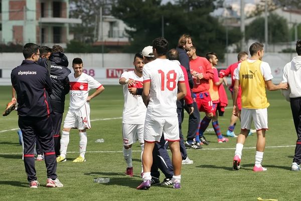 Σούπερ Λίγκα Νέων: Ο Ολυμπιακός και το... δώρο της ΑΕΚ