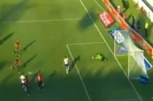 Ο… μαγνήτης των διχτύων στην… μπάλα (video)