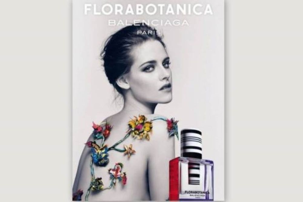 H Kristen Stewart sexy και topless στην δεύτερη διαφήμιση του Οίκου Balenciaga