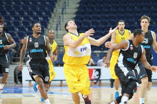 Όλντενμπουργκ: Νικηφόρα πρεμιέρα επί της Βαρέζε