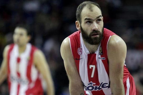 Ολυμπιακός: «Ο Τζόρνταν και ο Σπανούλης»