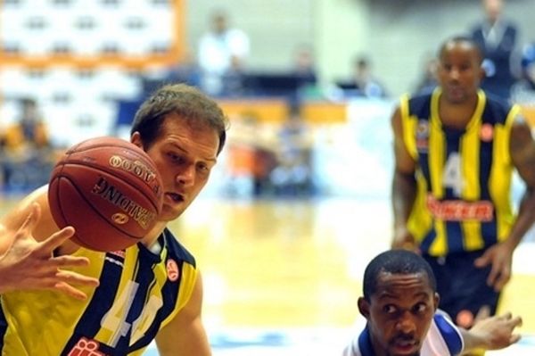 Σαρωτική η Φενέρ 102-84 την Μπουντιβέλνικ στο Κίεβο