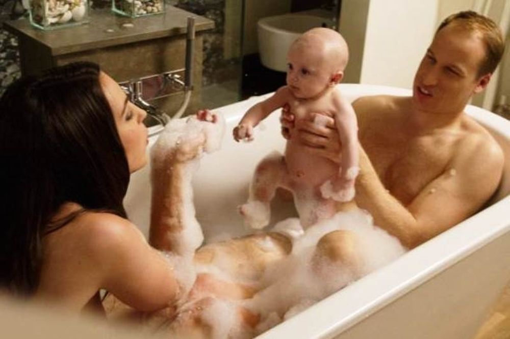 Kate Middleton-William: Στην μπανιέρα με τον γιο τους. Οι φωτογραφίες που κάνουν θραύση στο διαδίκτυο! 