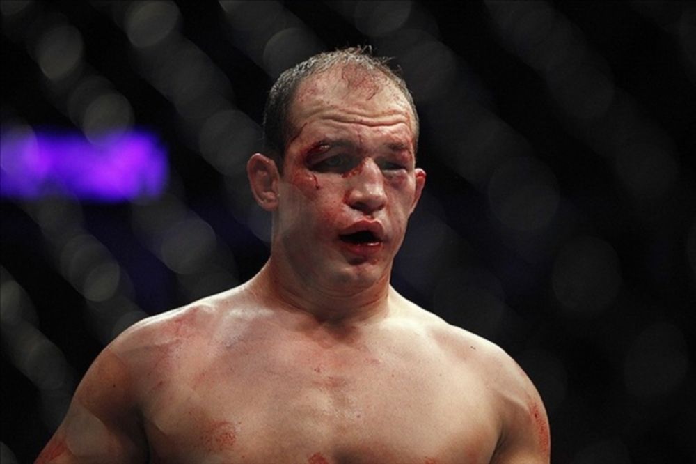 UFC: Ένδεκα ράμματα και… σπίτι ο Dos Santos