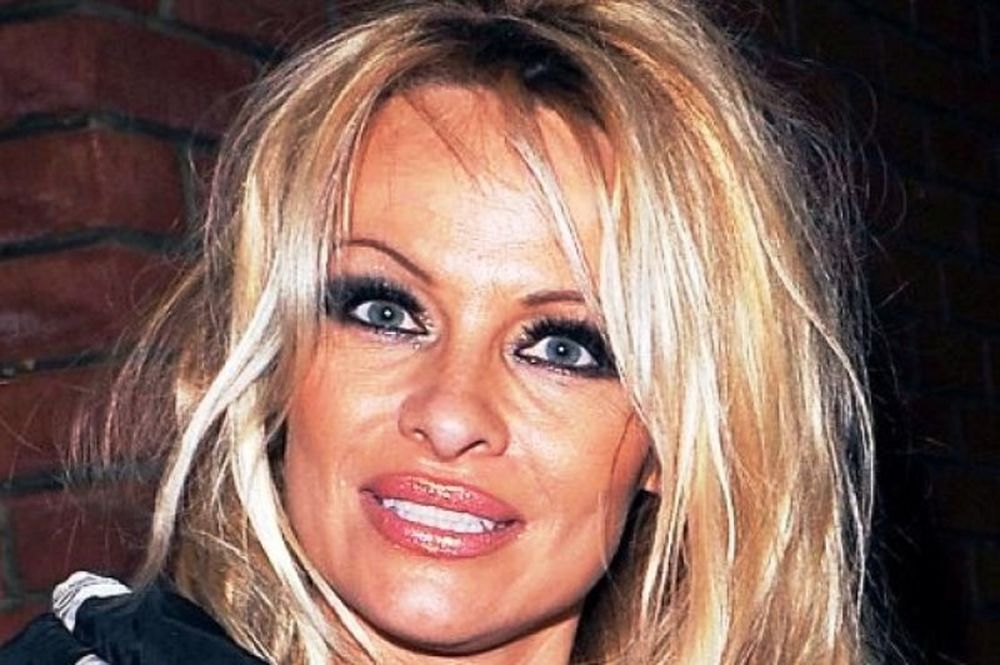 Pamela Anderson: Δείτε το νέο αγορίστικο κούρεμα της star!