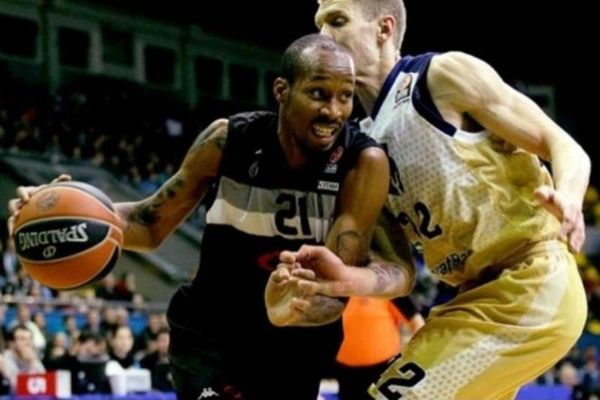 Μπουντιβέλνικ: Έσπασε το… ρόδι (video)