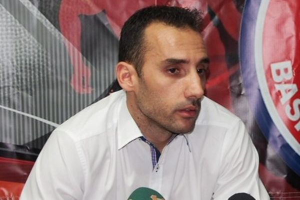 Φούντας: «Με νύχια και με δόντια»