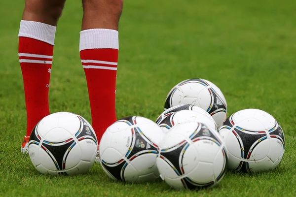 ΕΠΣΑ: Προσωρινά στην κορυφή ο Πανερυθραϊκός