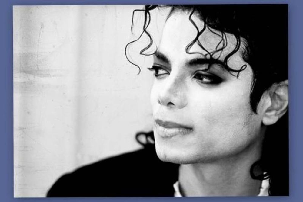 Ο γιατρός του Michael Jackson: «Κρατούσα το πέος του κάθε βράδυ»