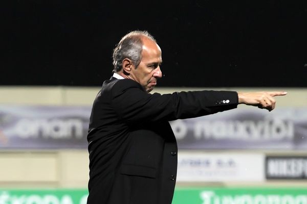 Μάουρερ: «Δύσκολα μετά τις αποφάσεις του διαιτητή»