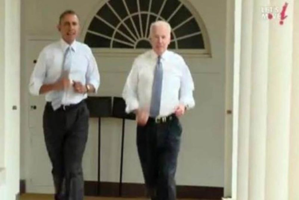 Ο Ομπάμα τρέχει μέσα στο Λευκό Οίκο
