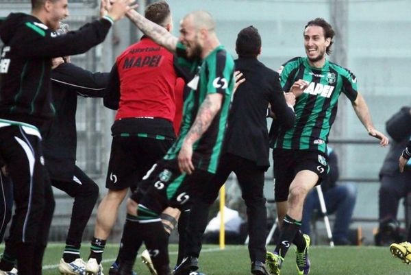 Ανέτρεψε και ελπίζει η Σασουόλο, 3-1 την Κατάνια (video)