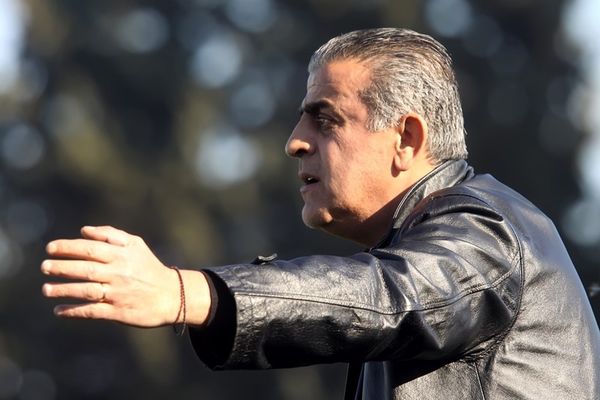 Καμπερίδης: «Χαρούμενος για την παραμονή»