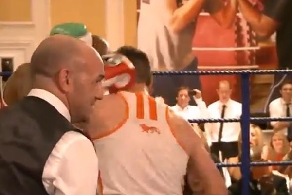 Άρσεναλ: Έπαιξε... ξύλο με φίλο του ο Ίαν Ράιτ (video)