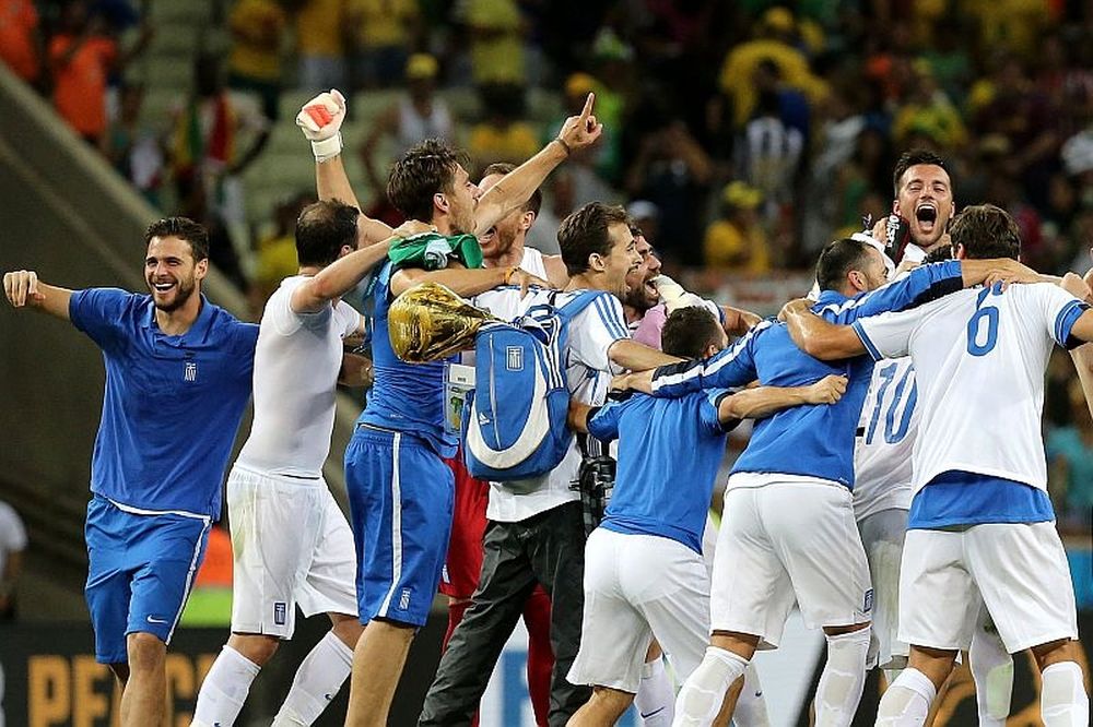 Παγκόσμιο Κύπελλο Ποδοσφαίρου 2014 – Ελλάδα: «Ένα» με την ομάδα περιπτεράς από τη Λαμία! (photos)