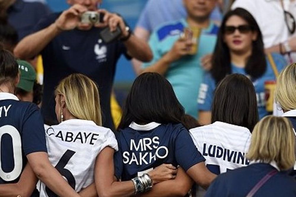 Παγκόσμιο Κύπελλο Ποδοσφαίρου 2014: Νίκησαν οι... γυναίκες των Γάλλων (photos)