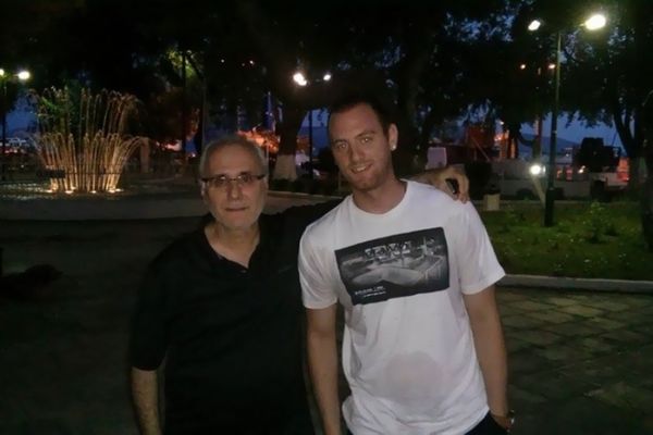 Πανελευσινιακός: Παρέμεινε ο Μάντζαρης