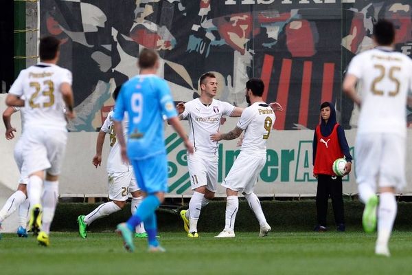 Europa League: «Μπαμ» από Άστρα, 2-1 τη Λιόν