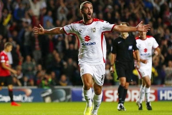 Ξεφτιλίστηκε η Μάντσεστερ, 4-0 από την ΜΚ Ντονς