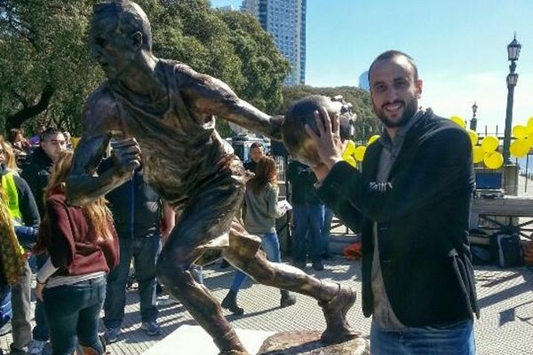 Σαν Αντόνιο Σπερς: Άγαλμα για Τζινόμπιλι στην Αργεντινή!