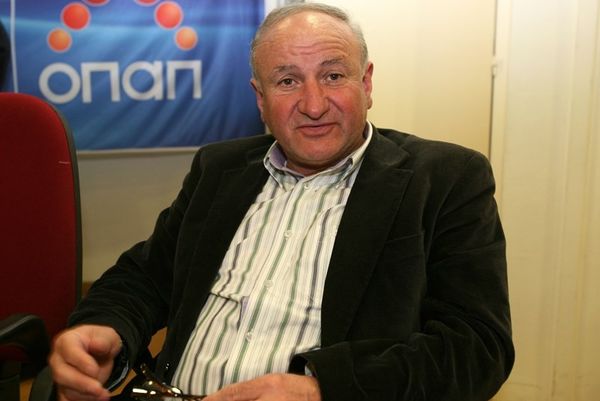 Παπαδημητρίου: «Με 10 η ΑΕΚ από το 13’»
