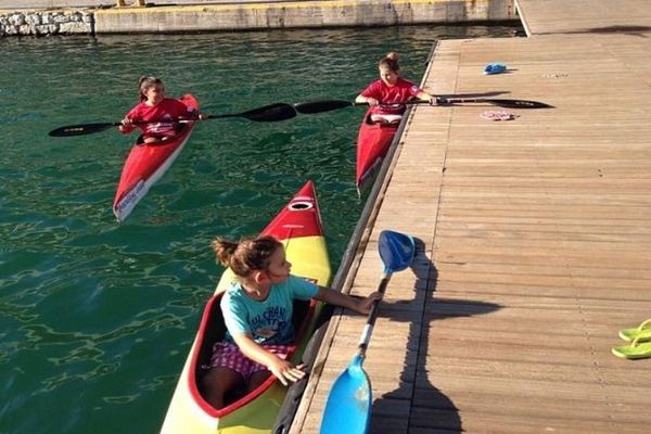 Ολυμπιακός: 10 στη Σαλαμίνα από την Ακαδημία Κανόε Καγιάκ