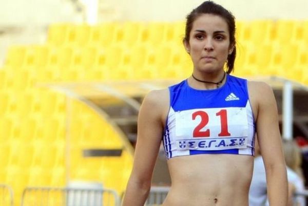 Ημιμαραθώνιος Θεσσαλονίκης: Η Πετσούδη τρέχει με τη νεογέννητη κόρη της