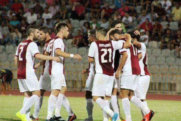 Λάρισα: Καρέ παικτών στη μπουτίκ