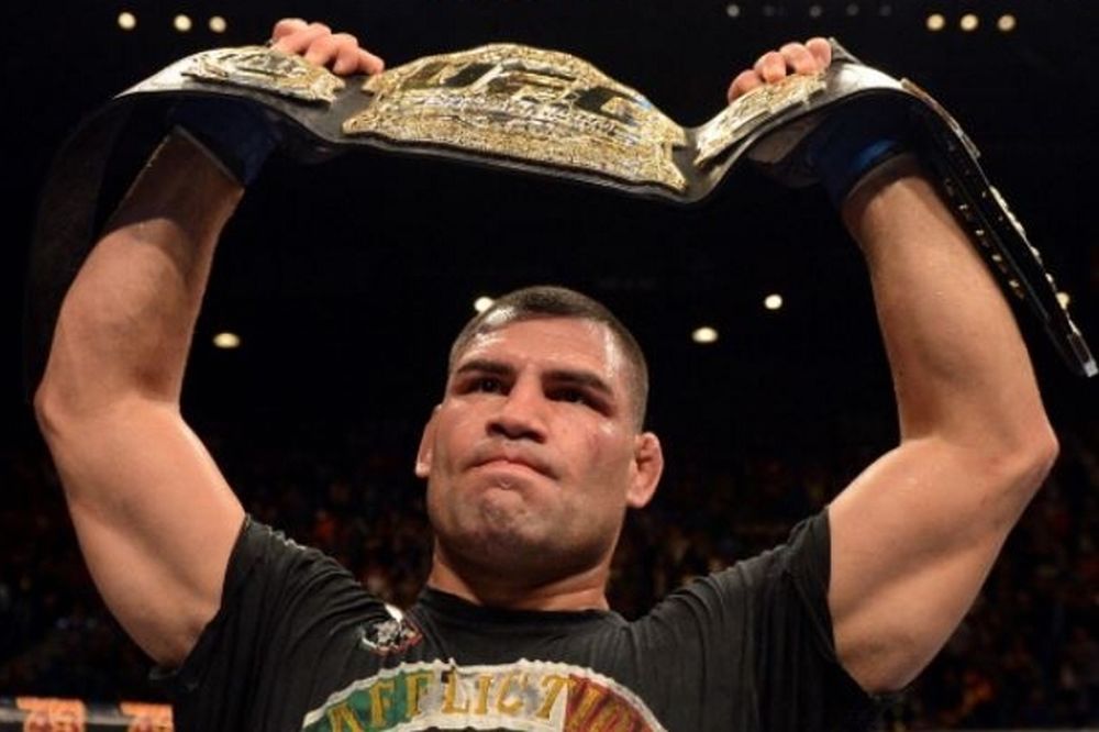 UFC 180: Τραυματισμός του Velasquez και Interim Heavyweight Championship!