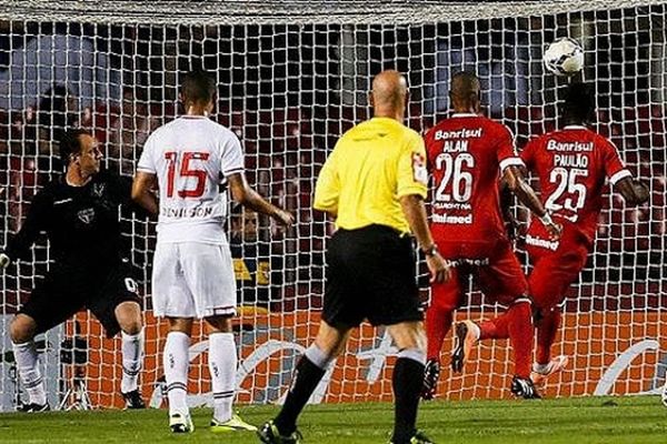 Brasileiro: Στραβοπάτημα για Σάο Πάολο (video)