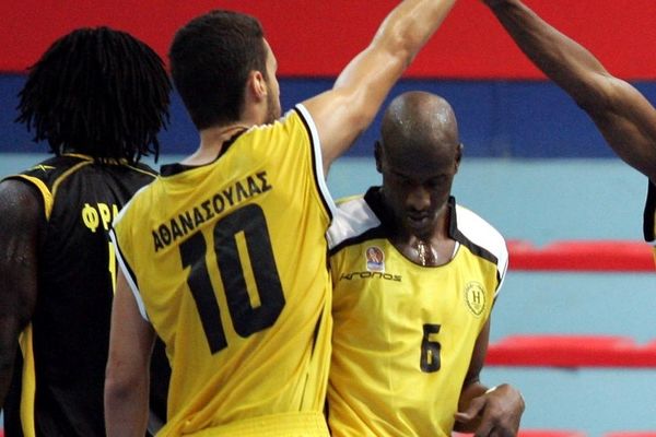 Αθανασούλας: «Σαν σκιάχτρο ο Χάντερ»