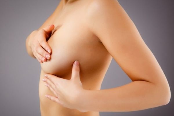 Ερυθρότητα μαστού: Για ποιες παθήσεις προειδοποιεί
