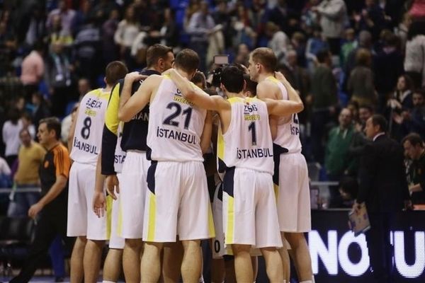 Ευρωλίγκα: Ανεβαίνει η Φενέρμπαχτσε/Ούλκερ (videos)