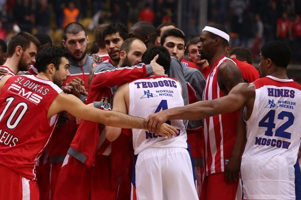 Onsports TV: Οι αγκαλιές με Χάινς, Τεόντοσιτς στο ΣΕΦ (video+photos)